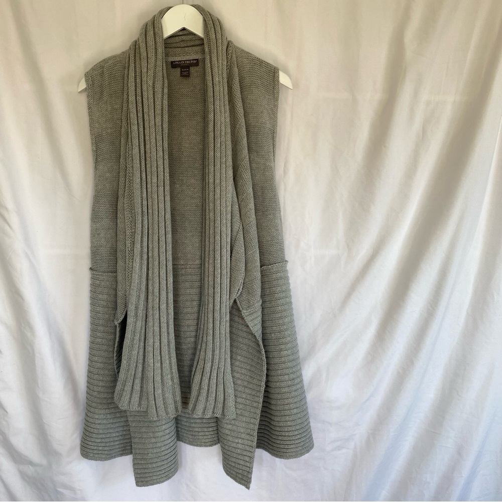 Gray Sleeveless Knit Sweater Vest